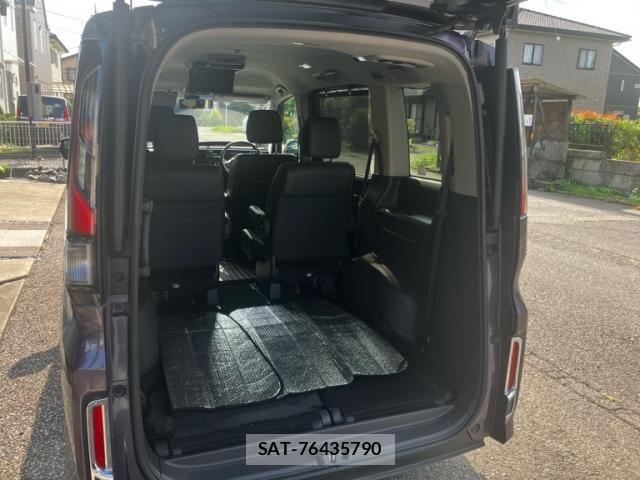 Honda STEP WGN 2017-04 8210427-9