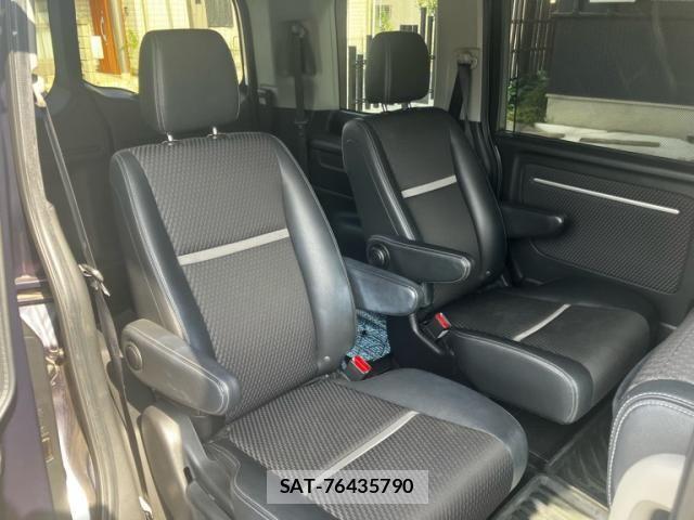 Honda STEP WGN 2017-04 8210427-10