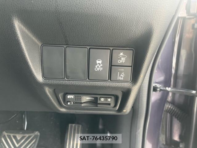 Honda STEP WGN 2017-04 8210427-18