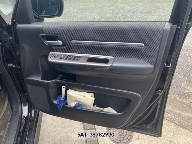 Honda STEP WGN 2016-05 8210423-10
