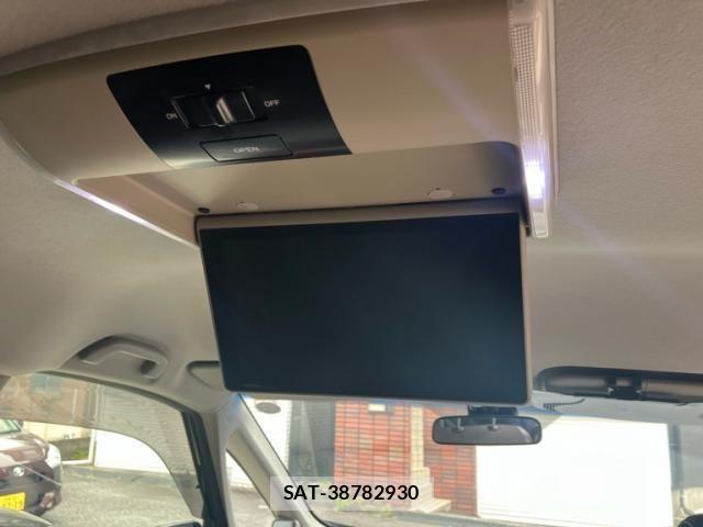 Honda STEP WGN 2016-05 8210423-13