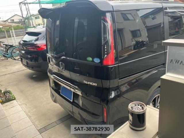 Honda STEP WGN 2016-05 8210423-4