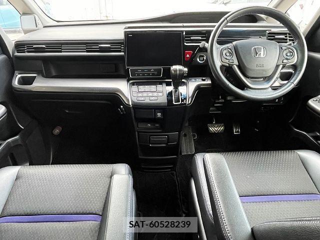 Honda STEP WGN 2019-01 8231912-1