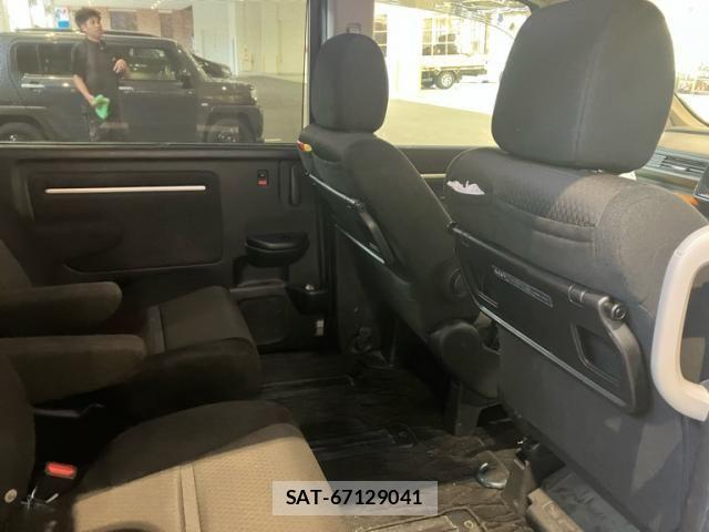 Honda STEP WGN 2018-06 8231914-14