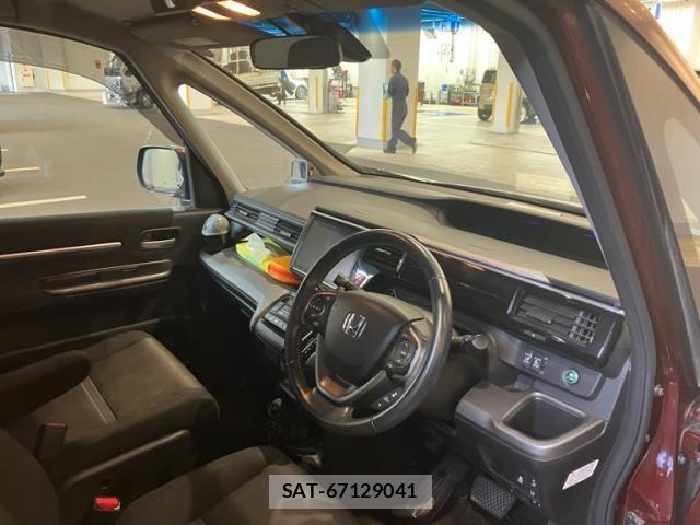 Honda STEP WGN 2018-06 8231914-16