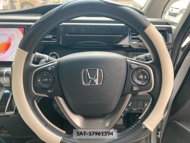 Honda STEP WGN 2021-10 8231913-14