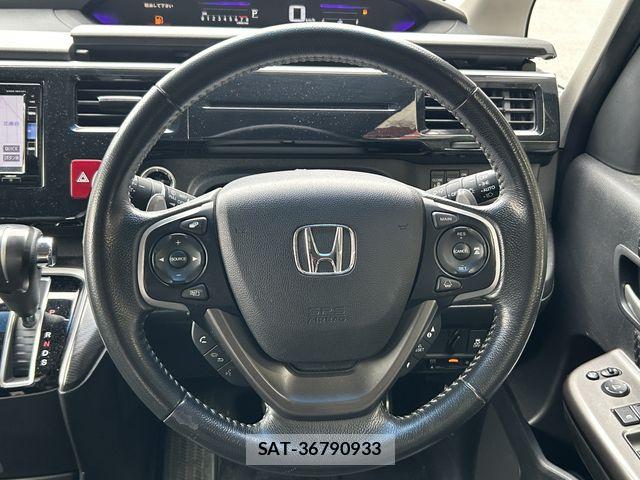 Honda STEP WGN 2017-09 8246803-13