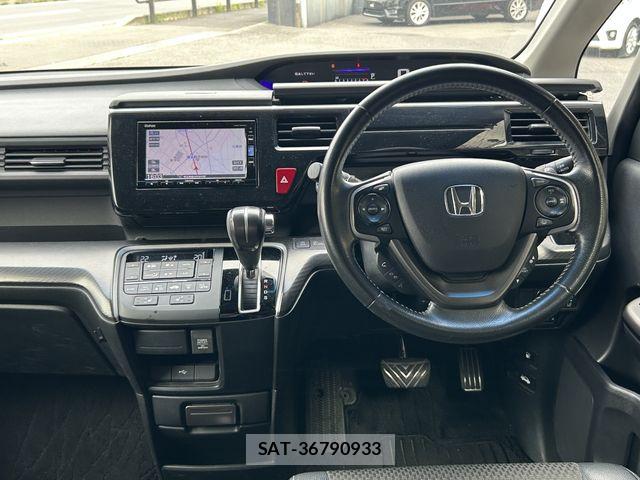 Honda STEP WGN 2017-09 8246803-1
