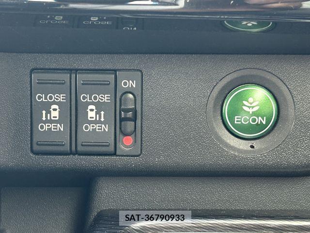 Honda STEP WGN 2017-09 8246803-25