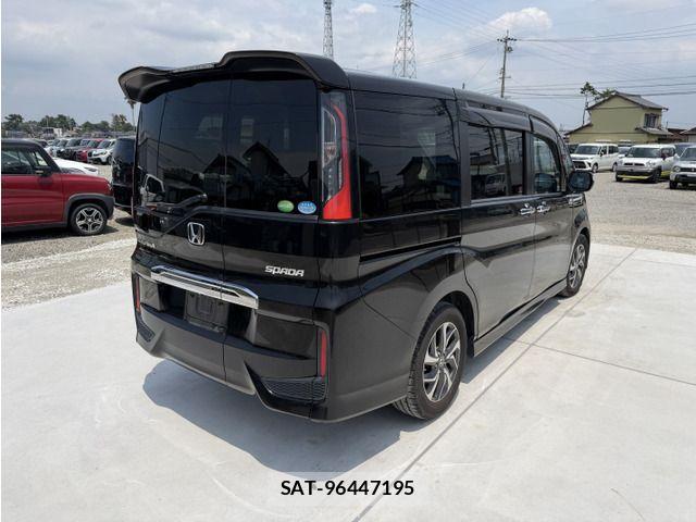 Honda STEP WGN 2016-03 8246811-1