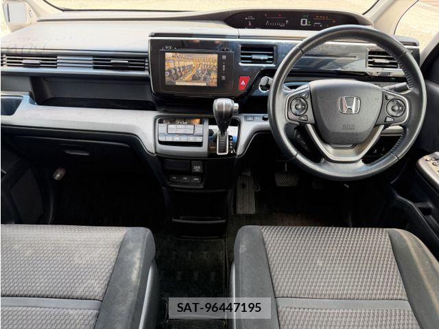 Honda STEP WGN 2016-03 8246811-2