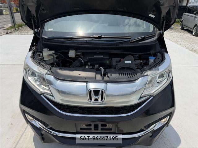 Honda STEP WGN 2016-03 8246811-3