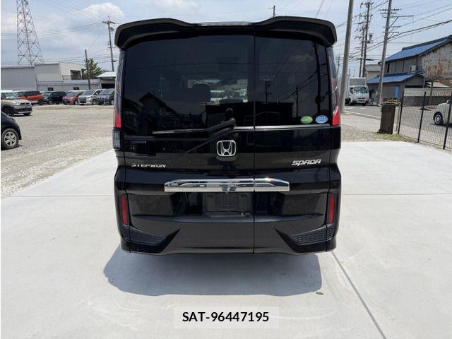 Honda STEP WGN 2016-03 8246811-6