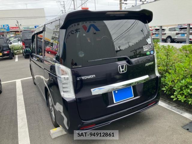 Honda STEP WGN 2013-02 8246817-2
