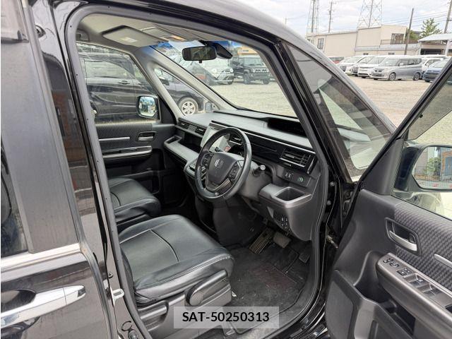 Honda STEP WGN 2016-04 8246809-12