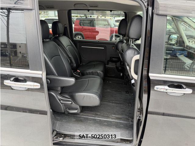 Honda STEP WGN 2016-04 8246809-14