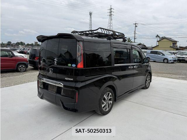 Honda STEP WGN 2016-04 8246809-1