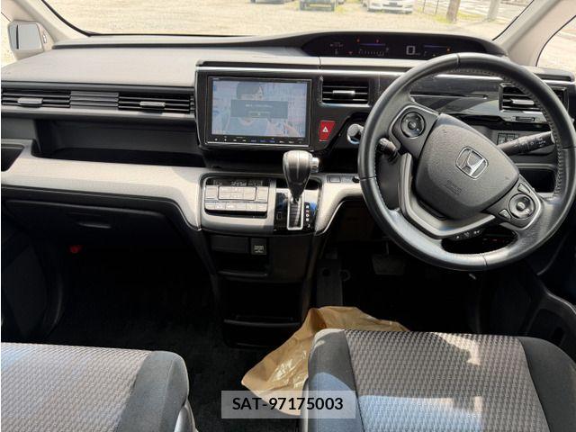Honda STEP WGN 2017-07 8246805-2