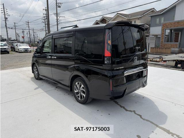 Honda STEP WGN 2017-07 8246805-5