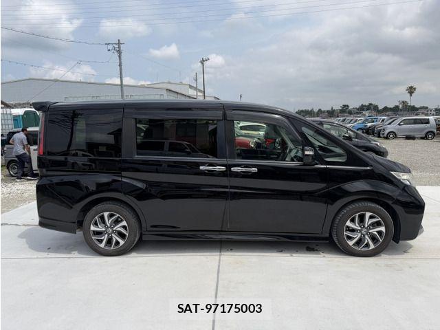 Honda STEP WGN 2017-07 8246805-7