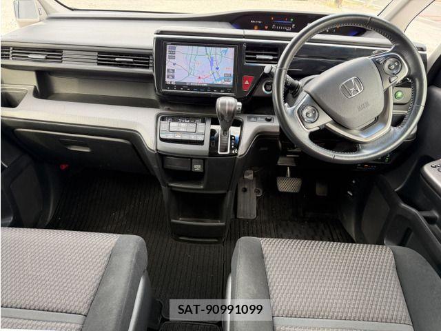 Honda STEP WGN 2017-06 8246808-2