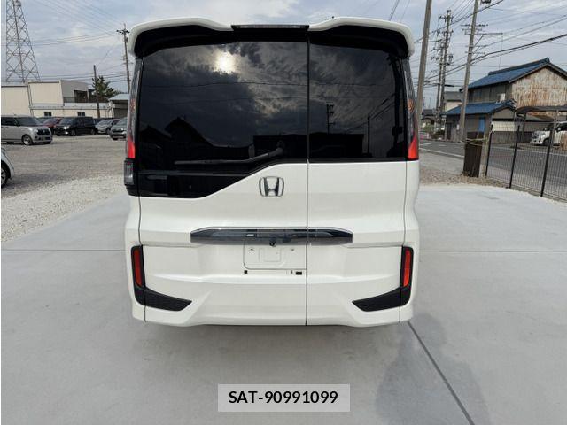 Honda STEP WGN 2017-06 8246808-6