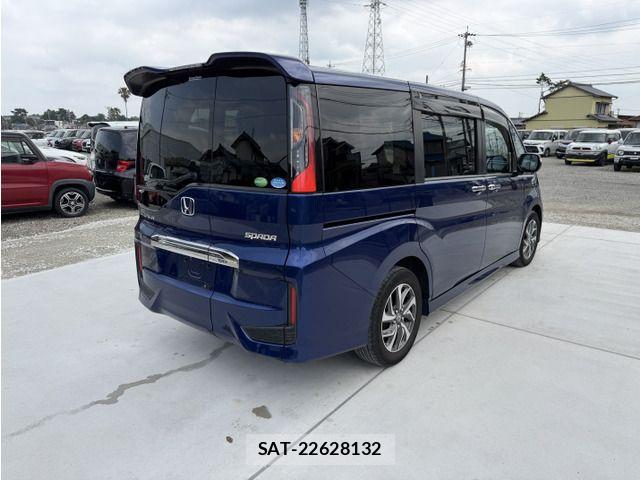 Honda STEP WGN 2016-04 8246807-1