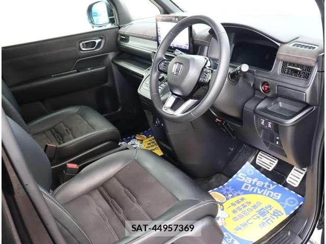 Honda STEP WGN 2023-12 8317334-1