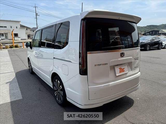Honda STEP WGN 2024-02 8317336-12