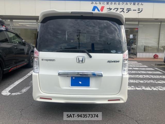 Honda STEP WGN 2009-11 8317375-4