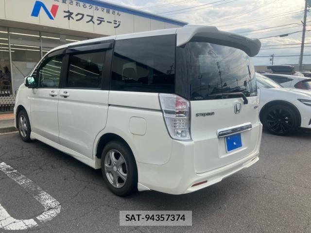 Honda STEP WGN 2009-11 8317375-6