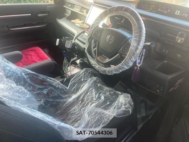 Honda STEP WGN 2016-07 8317358-28