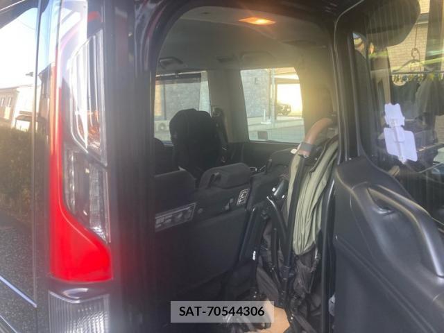 Honda STEP WGN 2016-07 8317358-7