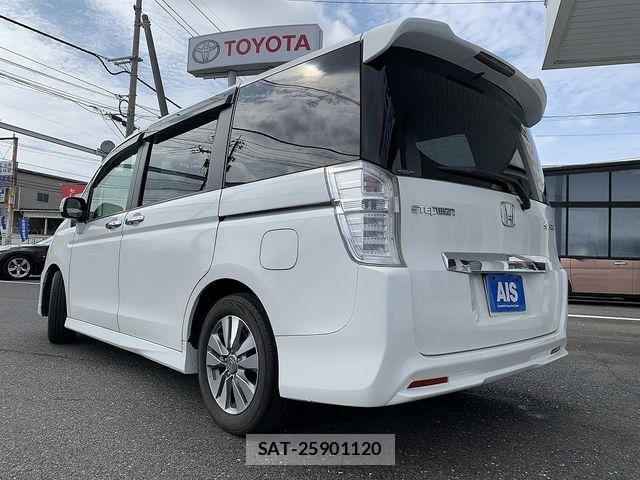 Honda STEP WGN 2014-01 8317364-1
