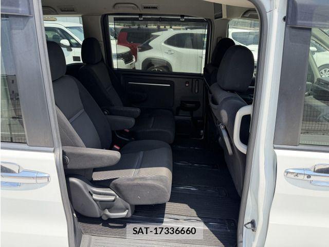 Honda STEP WGN 2016-03 8317354-15