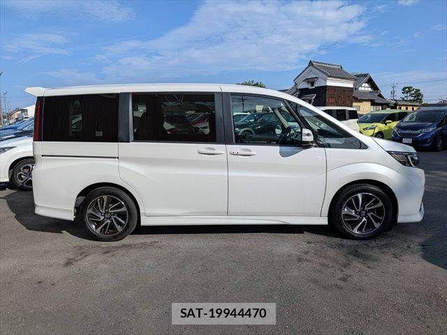 Honda STEP WGN 2021-05 8317337-18