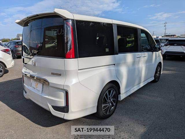 Honda STEP WGN 2021-05 8317337-19