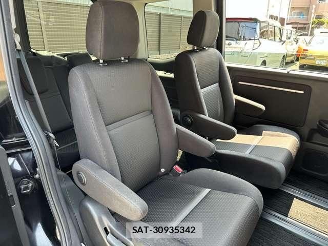 Honda STEP WGN 2021-04 8317341-17