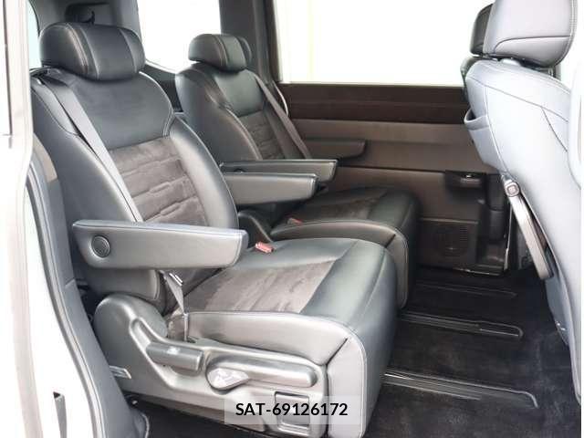 Honda STEP WGN 2023-02 8317335-5
