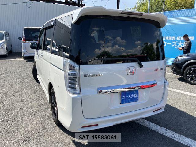 Honda STEP WGN 2013-10 8317366-2