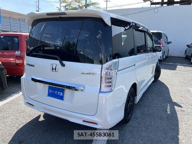 Honda STEP WGN 2013-10 8317366-3
