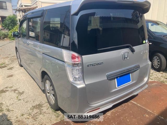 Honda STEP WGN 2011-11 8317369-3