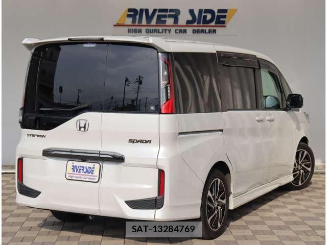 Honda STEP WGN 2017-11 8317339-2