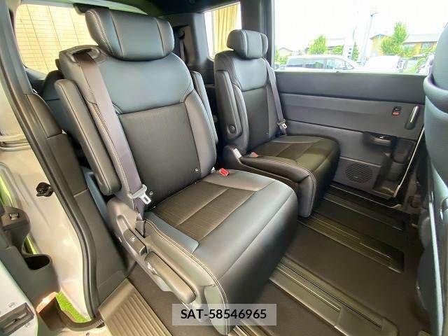 Honda STEP WGN 2026-06 8338007-10