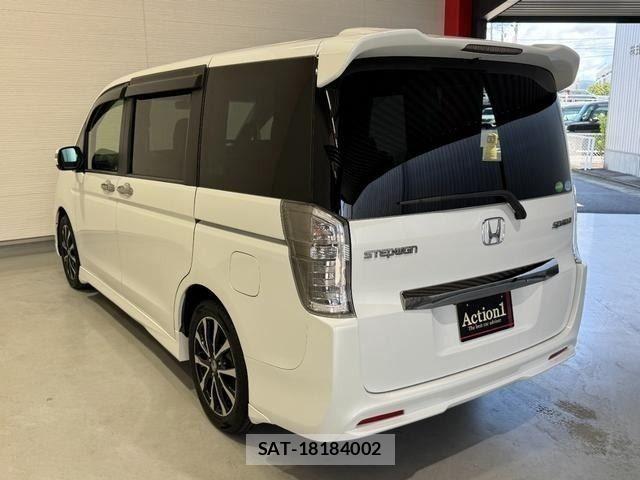 Honda STEP WGN 2013-03 8338017-3