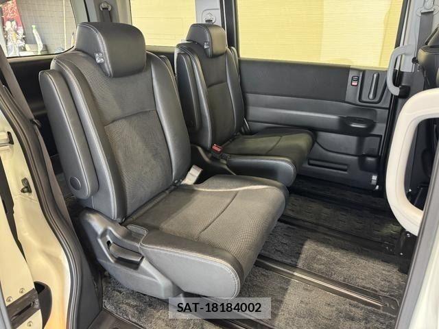 Honda STEP WGN 2013-03 8338017-8