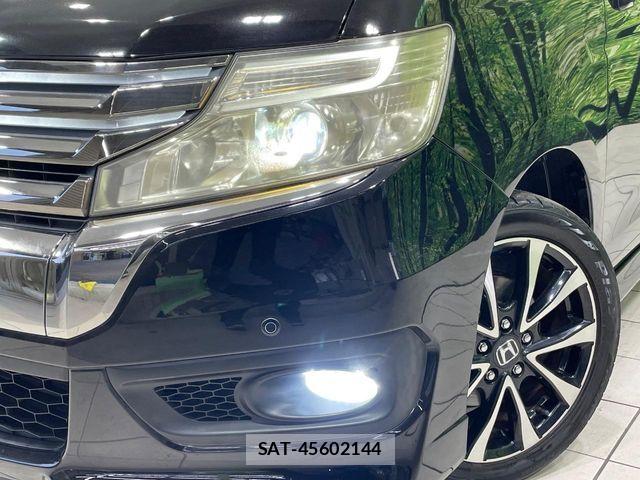 Honda STEP WGN 2013-04 8338018-11