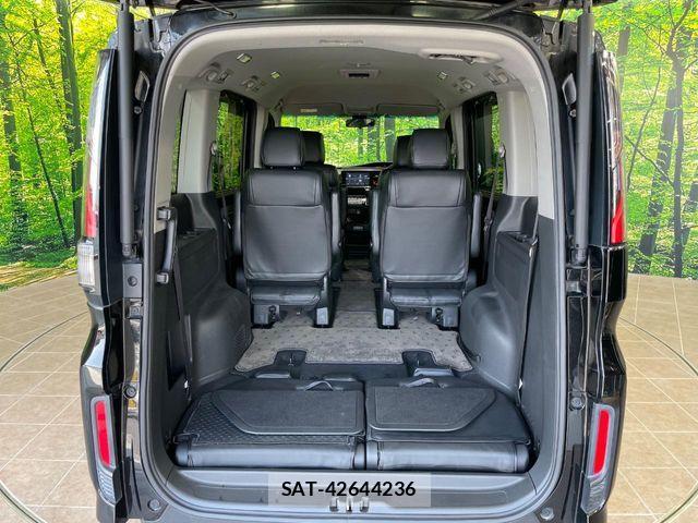 Honda STEP WGN 2017-05 8338009-11