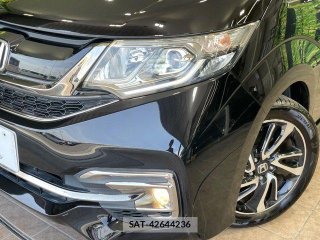 Honda STEP WGN 2017-05 8338009-12