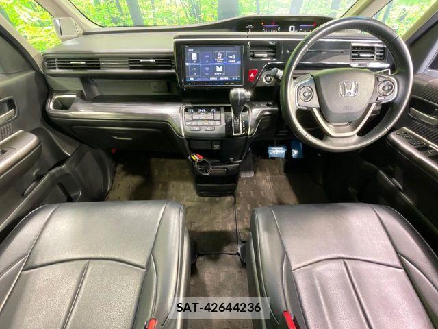 Honda STEP WGN 2017-05 8338009-1